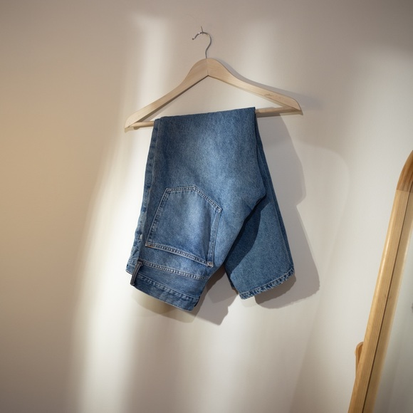 H&M Slim Cropped Jeans. Size 32. - Picture 2 of 2